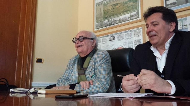 Il regista Carlo Cotti con il Presidente della Lfc Rino Piccolo nella Sala Loffredo della Provincia