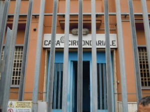 L'ingresso del penitenziario di Latina