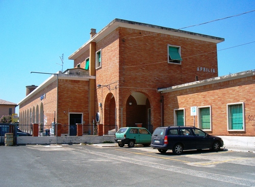 La stazione di Aprilia (foto da panoramio)