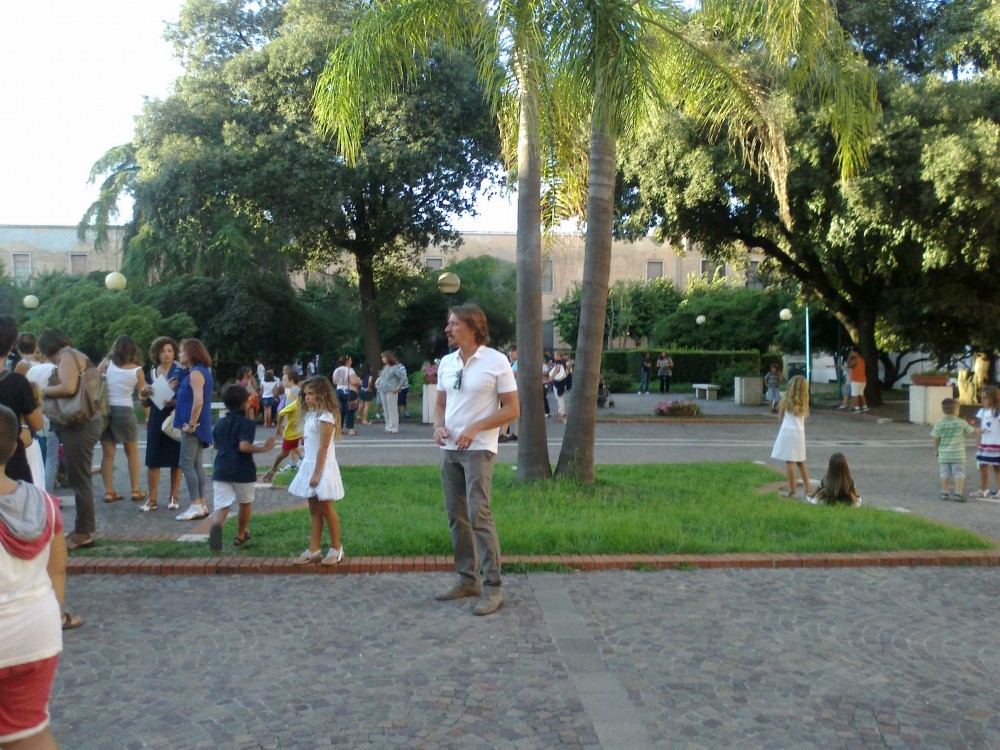 I Giardini comunali affollati per la festa di presentazione del Teatro Ragazzi 