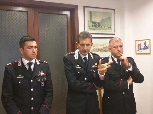 Gli investigatori: il comandante provinciale dei carabinieri Eduardo Calvi e  a destra il comandante del Nucleo Investigativo Befera 