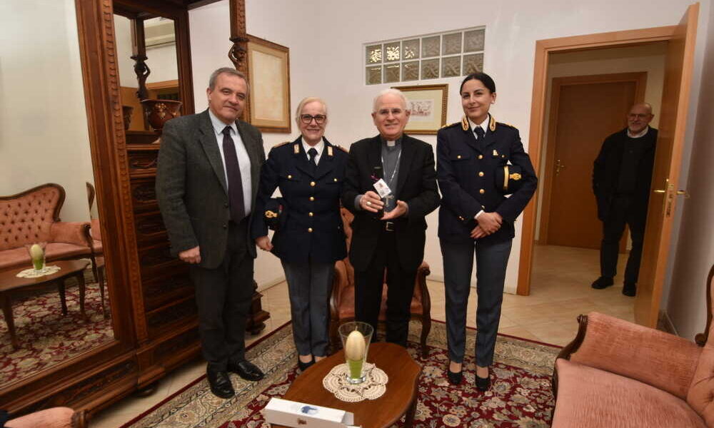 questore olio vescovo