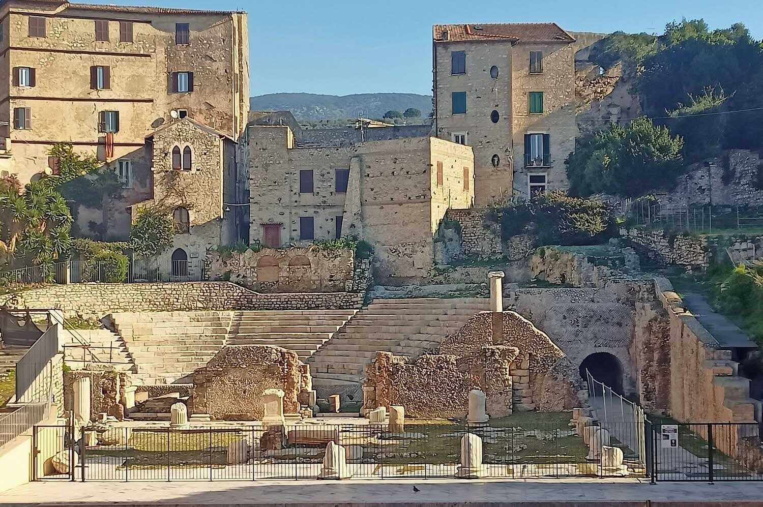 teatro romano terracina